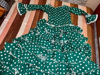 Vestido de flamenca verde lunares