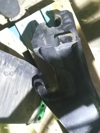 Anclajes pala León J. Deere