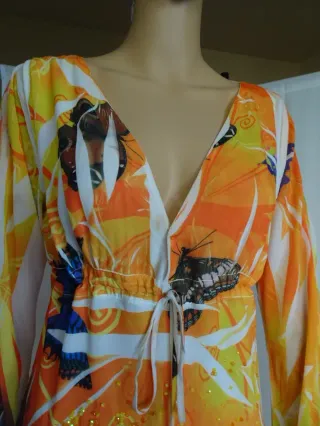 Vestido estampado mariposas y abalorios