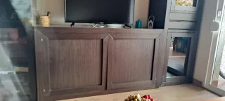 Vitrina de madera y cristal