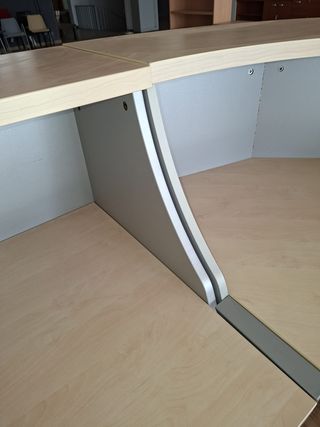 Mostrador de recepción curvo