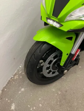 Moto Eléctrica Kawasaki Ninja Verde