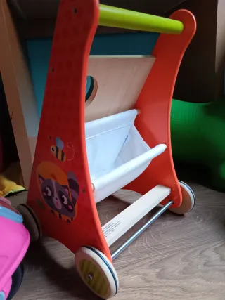 Lote de juguetes: piano, moto, peluche y más