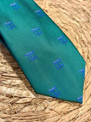 Corbata Verde con Diseño Mesa de Feria
