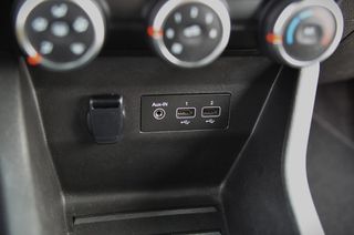 Renault Clio+ navegacion+Full Led+Key-less+USB