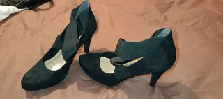 Zapatos de tacón negros para mujer