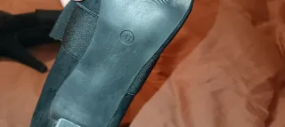 Zapatos de tacón negros para mujer