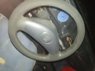 Volante Peugeot 106