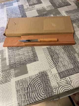 Tagliere in legno e metallo