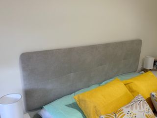Cabecero de cama tapizado gris