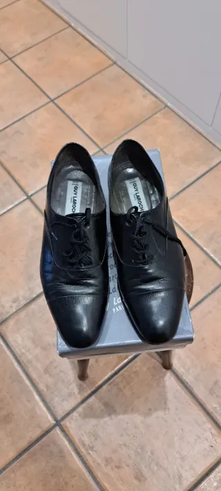 Zapatos de piel Guy Laroche Talla 42