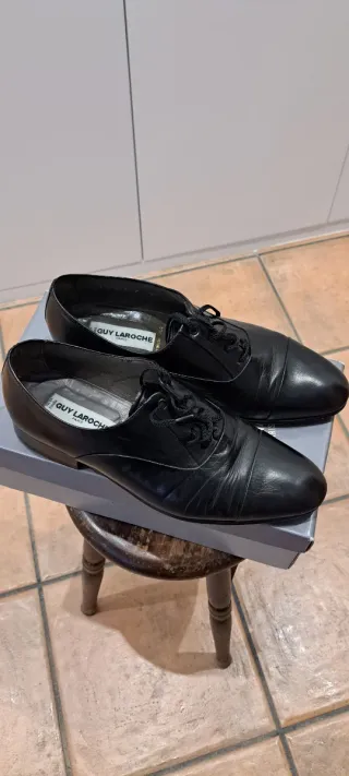 Zapatos de piel Guy Laroche Talla 42