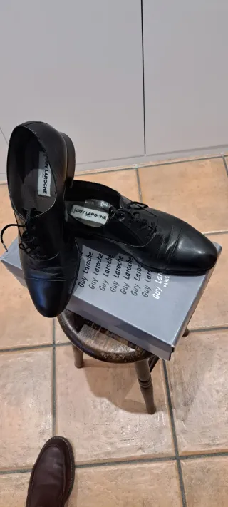 Zapatos de piel Guy Laroche Talla 42