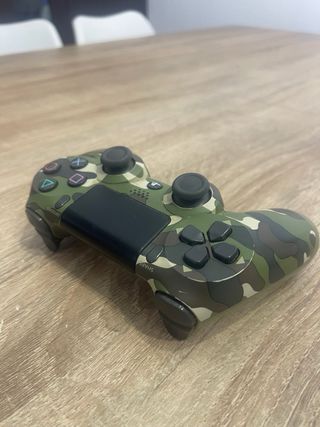 PS4 (PlayStation 4) 1T con mando de camuflaje