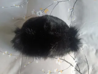 Gorro de pelo negro
