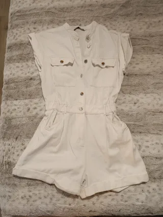 Mono Zara blanco corto