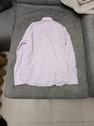 Camisa de rayas rosa y blanca