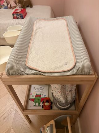 Cuna y cambiador madera IKEA