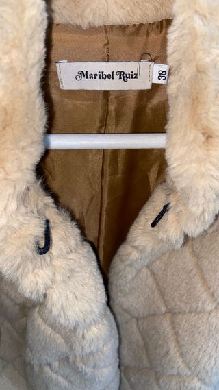 Chaqueta pelo cropped beige