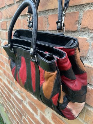 Borsa patchwork ecopelle nera e rossa