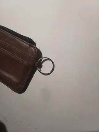 Cartera Tarjetera Marrón con Cremallera y Llavero