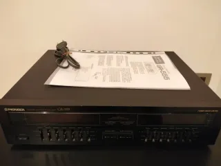 Equalizzatore Pioneer GR-555 con 7+7 bande.