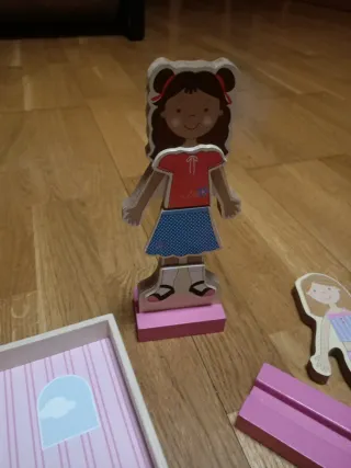 Juego magnético de vestir muñecas