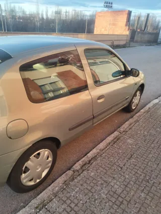 Renault Clio 2003