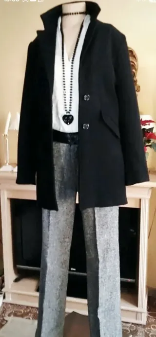 Chaqueta Lana Larga Diseño Asimétrico Negra