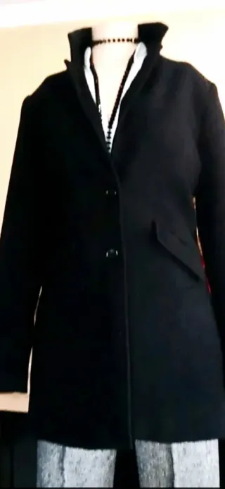 Chaqueta Lana Larga Diseño Asimétrico Negra