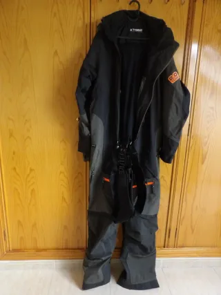 Mono TOBE Snowboard Talla L Nuevo