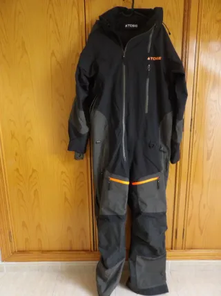 Mono TOBE Snowboard Talla L Nuevo