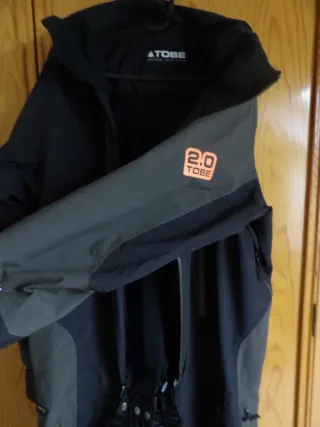 Mono TOBE Snowboard Talla L Nuevo