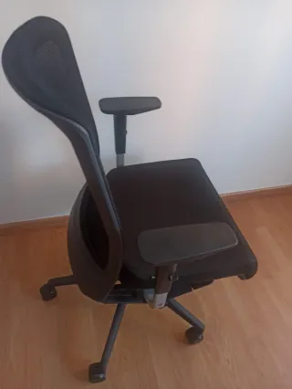 Silla de oficina Actiu Winner Negra