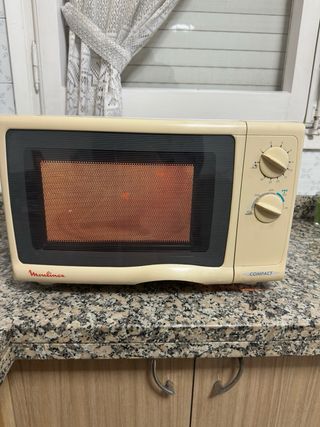 Microondas Moulinex Compact Beige