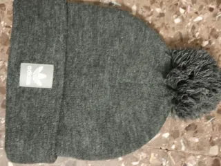 Gorros Adidas Negro y Gris