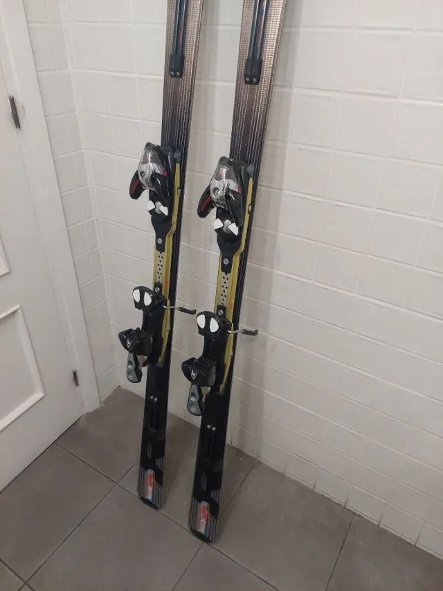 Esquís Salomon Equipe 10 RC