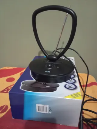 Antena Interior Amplificada TOTAL