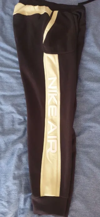 Pantalones Nike Air Negro y verde claro