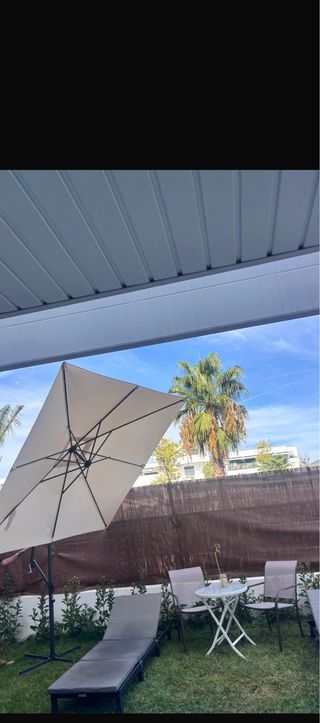 Sombrilla de playa con soporte