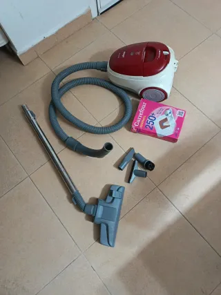 Aspirador Ufesa Activa AC3000