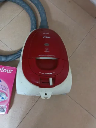 Aspirador Ufesa Activa AC3000