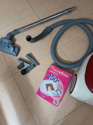 Aspirador Ufesa Activa AC3000