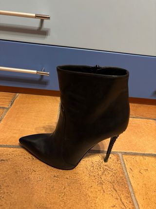 Stivaletti Noto con tacco e brillantini