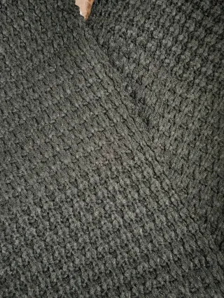 Bufanda cerrada negra y roja