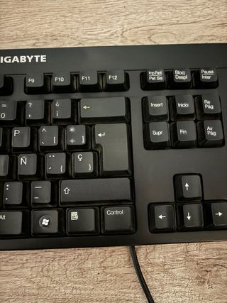 Teclado Gigabyte Negro