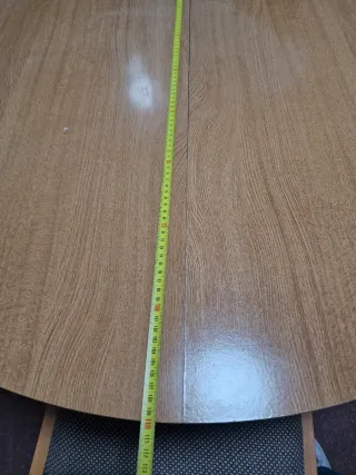 Mesa redonda extensible y 4 sillas