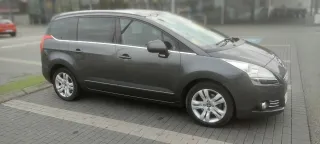 Peugeot 5008 2011