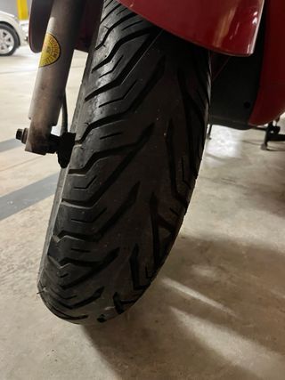 Kymco Like 125cc roja – Ideal para ciudad