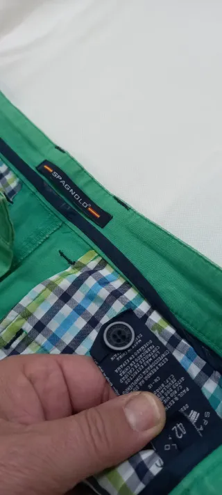 Conjunto Polo Blanco y Pantalón Verde
